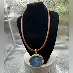 Gorgeous necklace! A must have ! One of a kind!